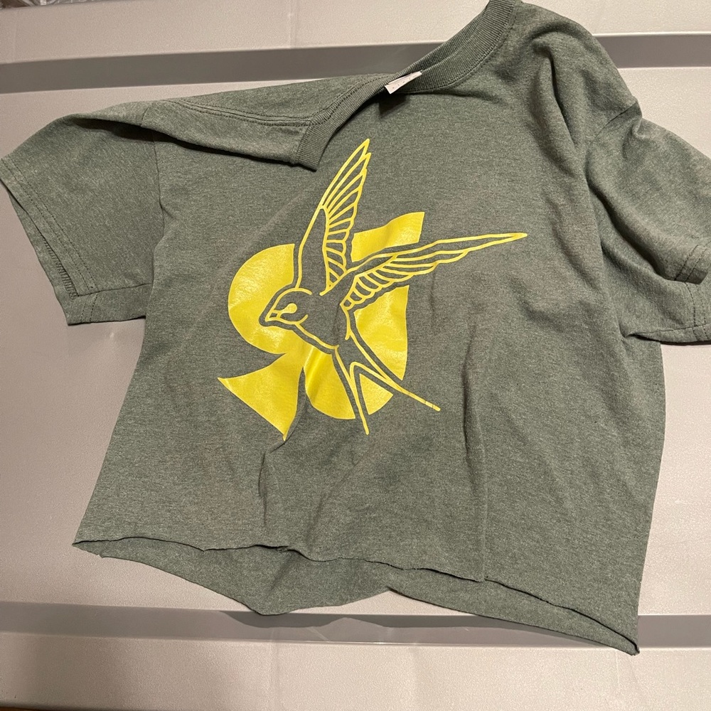 small gildan crop top